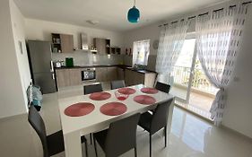Sunshine Apartments Mellieha - Modern Three Bedroom Apartment - Apt No 3